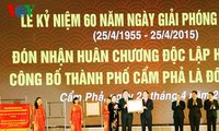 Quảng Ninh: Thành phố Cẩm Phả đón nhận Huân chương Độc lập hạng Nhất, được công nhận đô thị loại II