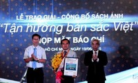 Trao giải cuộc thi ảnh “Tận hưởng bản sắc Việt”