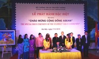 Phát hành bộ tem “Chào mừng cộng đồng ASEAN”