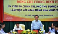 Phó Thủ tướng Vương Đình Huệ làm việc với Ngân hàng Nhà nước