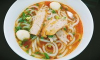 Hấp dẫn món bánh canh chả cá  của thành phố biển Quy Nhơn