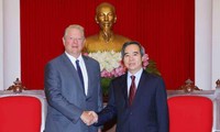 Trưởng ban Kinh tế Trung ương Nguyễn Văn Bình tiếp cựu Phó Tổng Thống Hoa Kỳ Al Gore 