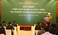 Hội nghị triển khai nhiệm vụ phát triển thị trường chứng khoán năm 2019