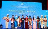  Trao giải thưởng Phụ nữ Việt Nam năm 2021 và các dự án khởi nghiệp tiêu biểu