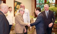 Chủ tịch Quốc hội Vương Đình Huệ hội kiến Đại tướng Raúl Castro Ruz và Bí thư thứ nhất, Chủ tịch Cuba Miguel Díaz-Canel