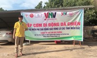 Bếp cơm di động dã chiến: kết nối tinh thần của tuổi trẻ hướng về vùng lũ