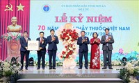 Nhân rộng điển hình tiên tiến trong ngành y tế