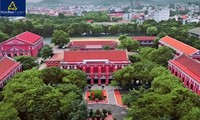 Tìm hiểu về các trường học lâu đời ở Việt Nam; việc sáp nhập các địa phương của Việt Nam