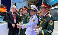 Việt Nam tham dự Triển lãm Quốc tế trang bị quốc phòng và an ninh 2025 tại Anh 