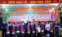 Ấm áp chương trình “Biên cương - Đêm hội trăng rằm” Việt Nam - Lào