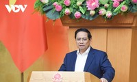 Премьер-министр Фам Минь Тинь призвал изменить мышление государственных служащих