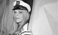 “Búp bê không tình yêu” France Gall - nữ danh ca Pháp qua đời