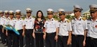 Artistas de Hanoi cantan a los soldados en Truong Sa