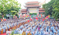 Vietnam celebra Día de Nacimiento e Iluminación del Buda 