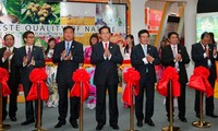 Premier vietnamita participa en Feria Comercial ASEAN-China