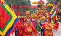 Decenas de miles de personas participan en fiesta conmemorativa de victoria de Dong Da