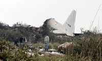 Siguen buscando caja negra del avión que se estrelló en Argelia