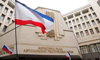 Rusia firma decreto que reconoce la independencia de Crimea