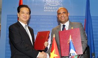 Vietnam y Haití coinciden en estrechar colaboración multifacética bilateral