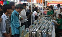 Inaugurada la Feria- Exposición de Comercio de Dong Nam Bo en saludo a grandes efemérides