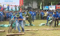 Jóvenes y veteranos de Thua Thien- Hue conmemoran victoria de Dien Bien Phu