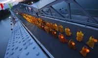 Procesión de Buda en Hue para pedir paz y prosperidad en el mundo