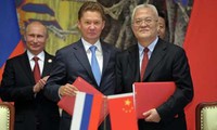  China y Rusia firman acuerdo de suministro de combustible 