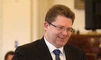 Senador australiano llama a la calma para aliviar tensiones en el Mar Oriental 