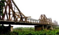 Puente de Long Bien a través de documentos franceses