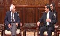 Presidente Truong Tan Sang recibe a eruditos internacionales 