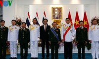 Tailandia condecora a viceministro de Defensa de Vietnam 