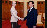 Primer ministro Nguyen Tan Dung recibe a la embajadora de Noruega