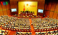 Parlamento vietnamita continúa análisis de importantes leyes 