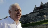 De visita en Cuba canciller de España 