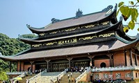 Conjunto de pagodas Bai Dinh-sitio de turismo espiritual de Ninh Binh 