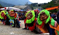 Los Tay reciben alegremente la fiesta tradicional