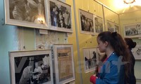 Abren exposiciones de fotografías sobre Ho Chi Minh en Argelia y Ucrania