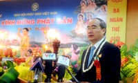 Celebran en Vietnam día de nacimiento e iluminación de Buda