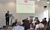 Presidente del Frente de la Patria de Vietnam de visita en Alemania 