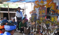 Ceremonia de despedida al muerto de los Raglai  