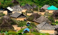 Vivienda tradicional de los Ha Nhi en la montaña Kin Chu Phìn