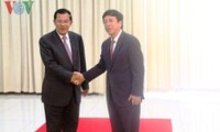 Director General de la Voz de Vietnam recibido por el primer ministro de Camboya