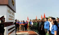 Quang Ninh inaugura poste de bandera en la isla Tran