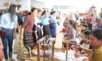 Vietnam en XIV Feria de Artesanía y Bellas Artes de Laos