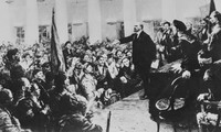 Jóvenes rusos creen en los valores históricos de la Revolución de Octubre 