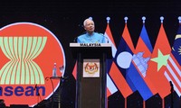 Comienza XXVII Cumbre de ASEAN su agenda en Malasia