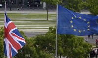 Mayoría de británicos quieren salir de la UE tras ataques de París