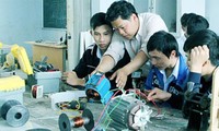 Vietnam busca cumplir con la formación vocacional para 2 millones de personas en 2016