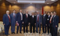 Fortalecen la cooperación Partidos Comunistas de Vietnam y Rusia