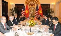 Canciller de Vietnam se reúne con secretario de Estado norteamericano